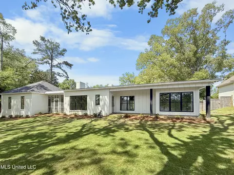 130 Lakeshore Dr, Madison, MS 39110