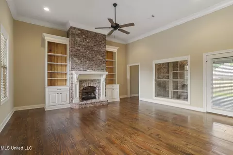 Living - 219 Bellamy Ct, Flowood, MS 39232 photo 2 of 4