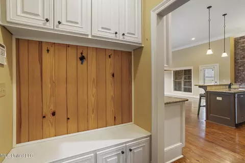 Entry Way - 219 Bellamy Ct, Flowood, MS 39232 photo 2 of 4