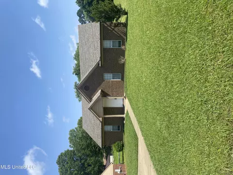 1774 Dorchester Dr, Southaven, MS 38671
