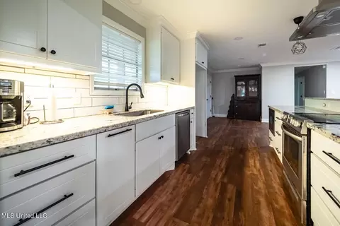 Kitchen - 138 Williams Dr, Florence, MS 39073 photo 2 of 3
