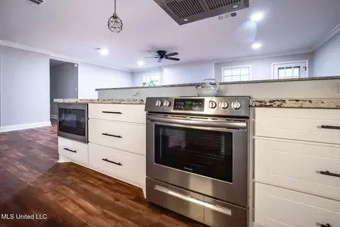 Kitchen - 138 Williams Dr, Florence, MS 39073 photo 3 of 3