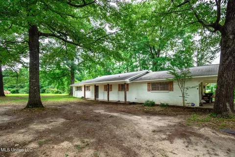 Exterior - 138 Williams Dr, Florence, MS 39073 photo 2 of 5