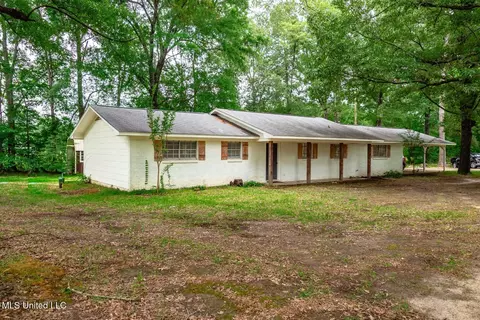 138 Williams Dr, Florence, MS 39073