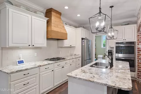 Kitchen - 901 Mill Pond Rd, Lamar, MS 38642 photo 2 of 2