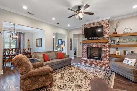 Living - 901 Mill Pond Rd, Lamar, MS 38642 photo 3 of 3