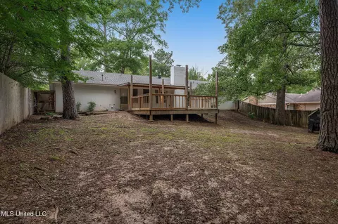 Exterior - 335 Stonecastle Dr, Brandon, MS 39047 photo 3 of 3