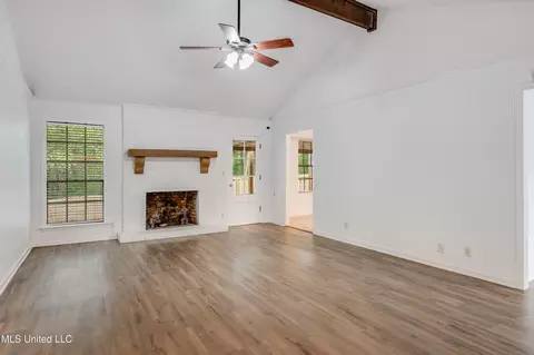 Living - 335 Stonecastle Dr, Brandon, MS 39047 photo 1 of 2