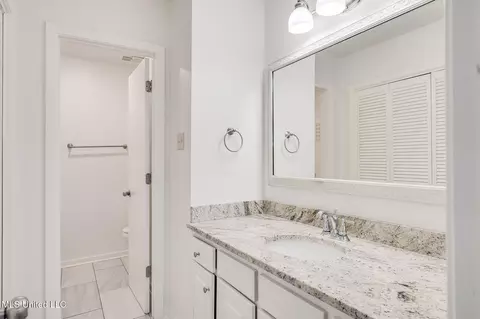 Bath - 335 Stonecastle Dr, Brandon, MS 39047 photo 1 of 1