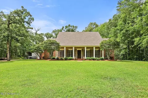 1507 W Flowers Rd, Terry, MS 39170