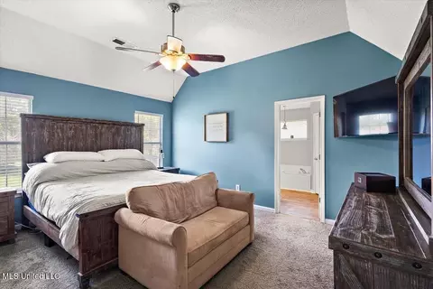 Bedroom - 6800 E Ranch Ridge Cv, Walls, MS 38680 photo 2 of 4