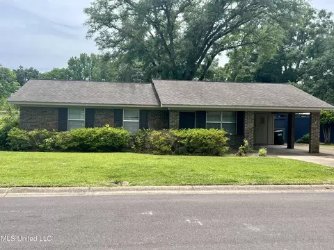 102 Earhart Dr, Natchez, MS 39120 photo 1
