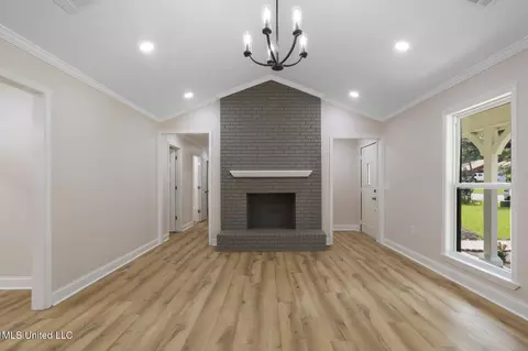 Living - 92 Longmeadow Rd, Brandon, MS 39042 photo 1 of 2