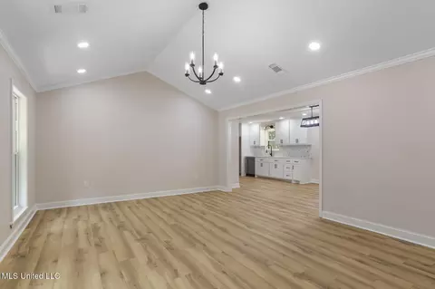 Living - 92 Longmeadow Rd, Brandon, MS 39042 photo 2 of 2