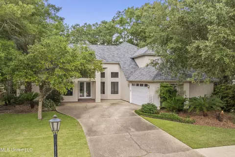 7395 Live Oak Way, Pass Christian, MS 39571