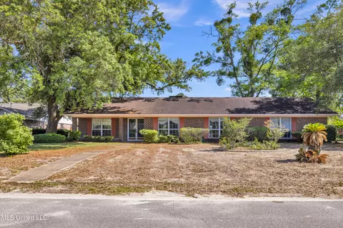 2181 George Walton Dr, Biloxi, MS 39531