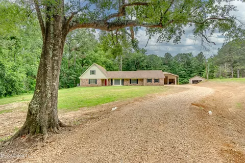 1597 Old Lake Rd, Brandon, MS 39042