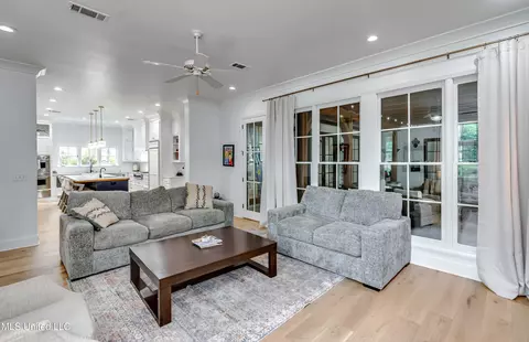 Living - 107 Chadwyck Ct, Madison, MS 39110 photo 2 of 4