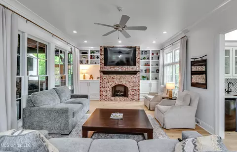 Living - 107 Chadwyck Ct, Madison, MS 39110 photo 1 of 4