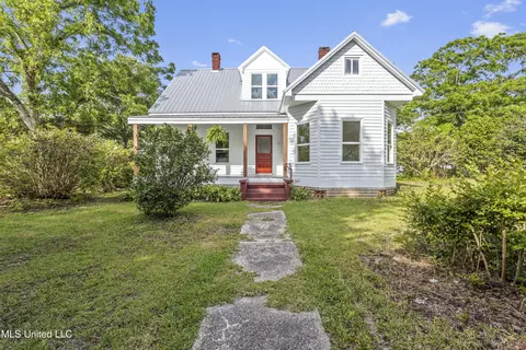 21021 Old River Rd, Vancleave, MS 39565