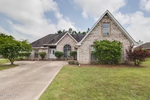 2909 Village Cir, Ocean Springs, MS 39564