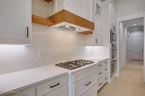 Kitchen - 184 Bronson Bnd, Flowood, MS 39232 photo 4 of 5