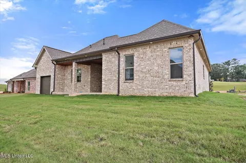 Exterior - 184 Bronson Bnd, Flowood, MS 39232 photo 7 of 9