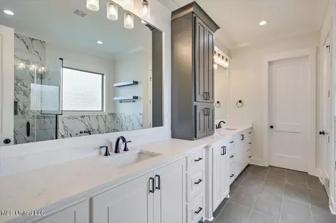 Bath - 184 Bronson Bnd, Flowood, MS 39232 photo 1 of 6