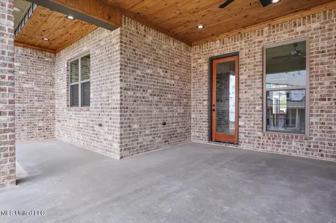 Exterior - 184 Bronson Bnd, Flowood, MS 39232 photo 6 of 9