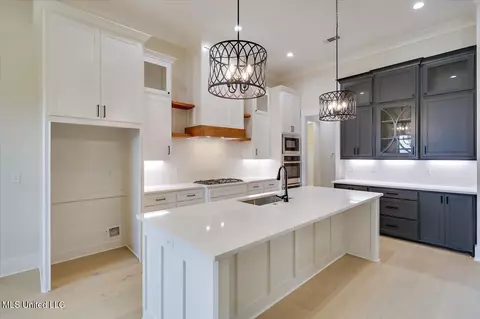 Kitchen - 184 Bronson Bnd, Flowood, MS 39232 photo 2 of 5