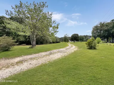 21620 Mcdowell Rd, Saucier, MS 39574 photo 2
