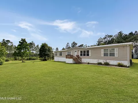 21620 Mcdowell Rd, Saucier, MS 39574