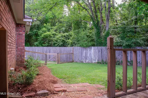 Exterior - 122 Fox Meadow Dr, Brandon, MS 39042 photo 13 of 19