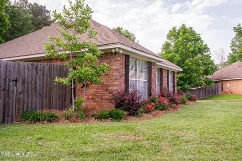 Exterior - 122 Fox Meadow Dr, Brandon, MS 39042 photo 3 of 19