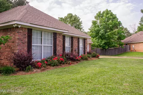 Exterior - 122 Fox Meadow Dr, Brandon, MS 39042 photo 4 of 19