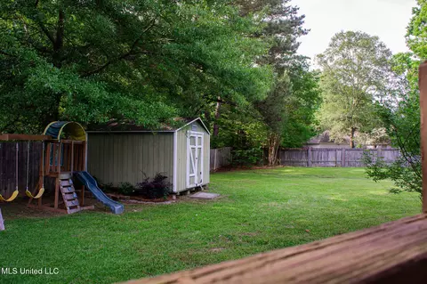 Exterior - 122 Fox Meadow Dr, Brandon, MS 39042 photo 9 of 19
