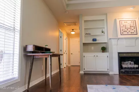 Entry Way - 122 Fox Meadow Dr, Brandon, MS 39042 photo 1 of 3