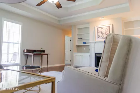 Living - 122 Fox Meadow Dr, Brandon, MS 39042 photo 3 of 7
