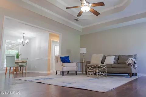 Living - 122 Fox Meadow Dr, Brandon, MS 39042 photo 6 of 7