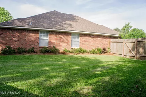Exterior - 122 Fox Meadow Dr, Brandon, MS 39042 photo 6 of 19