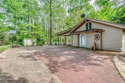 Exterior - 176 Zelma Ln, Florence, MS 39073 photo 7 of 10