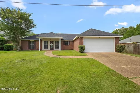 201 Trahon Cv, Byram, MS 39272