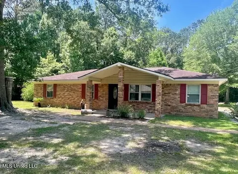 2621 Pintail Rd, Moss Point, MS 39562
