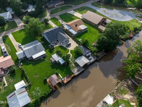 View/Area - 218 Harbor Ln, Brandon, MS 39047 photo 8 of 14