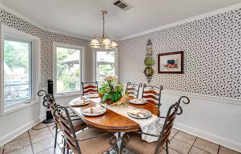 Dining - 218 Harbor Ln, Brandon, MS 39047 photo 3 of 4