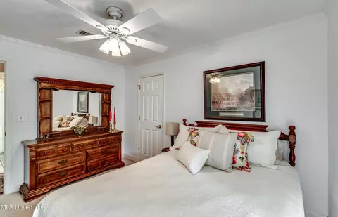Bedroom - 218 Harbor Ln, Brandon, MS 39047 photo 3 of 12