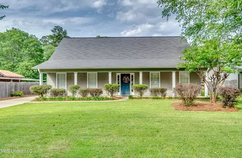 Exterior - 218 Harbor Ln, Brandon, MS 39047 photo 2 of 17