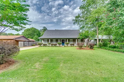 218 Harbor Ln, Brandon, MS 39047