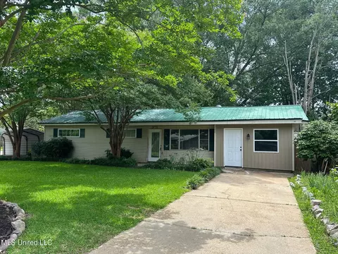 365 Gatewood Dr, Pearl, MS 39208