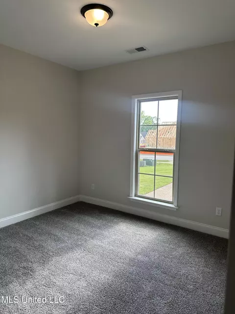 Bedroom - 885 Collie Dr, Hernando, MS 38632 photo 5 of 6